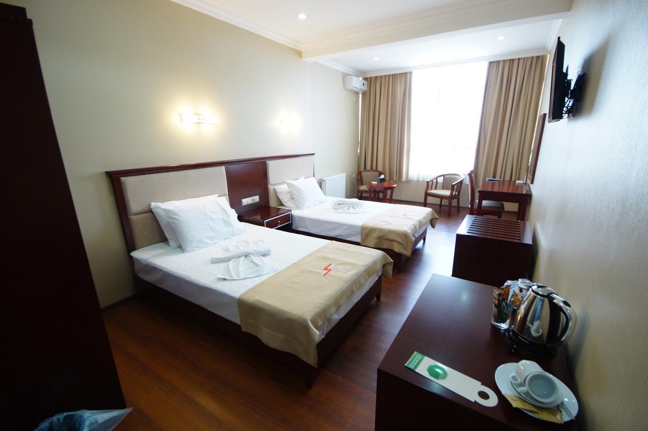 באטומי Hotel 725 מראה חיצוני תמונה